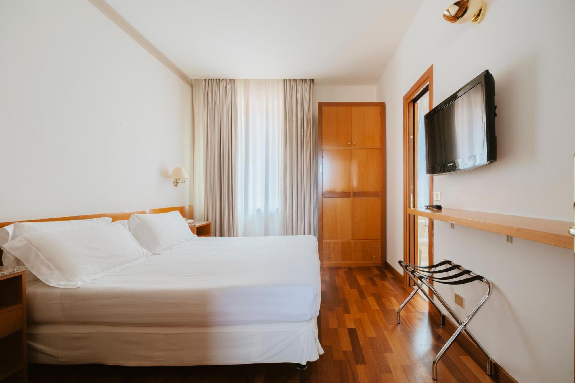 Hotel Miramare Civitanova Marche Bagian luar foto